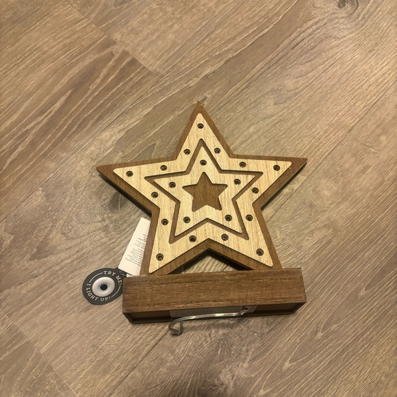 NWT Target Wondershop 9" Battery Operated Lit
Decorative Wooden Star - Picture 3 of 5